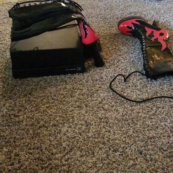 Boots - Picture 2 of 4